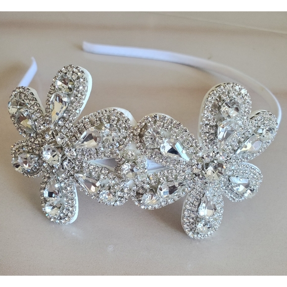 SOLD! NWT Bridal Crystal Flower Headband Headpiec - Picture 4 of 5